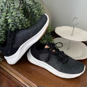 Fresh Foam Roav New Balance tennis shoes